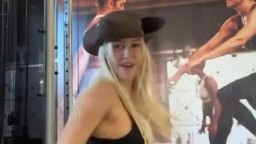 Ema Radujko twerk