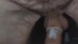 Zenu mi jebe stariji kolega sa  posla u autu