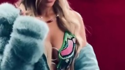 Teodora popovska trese sise